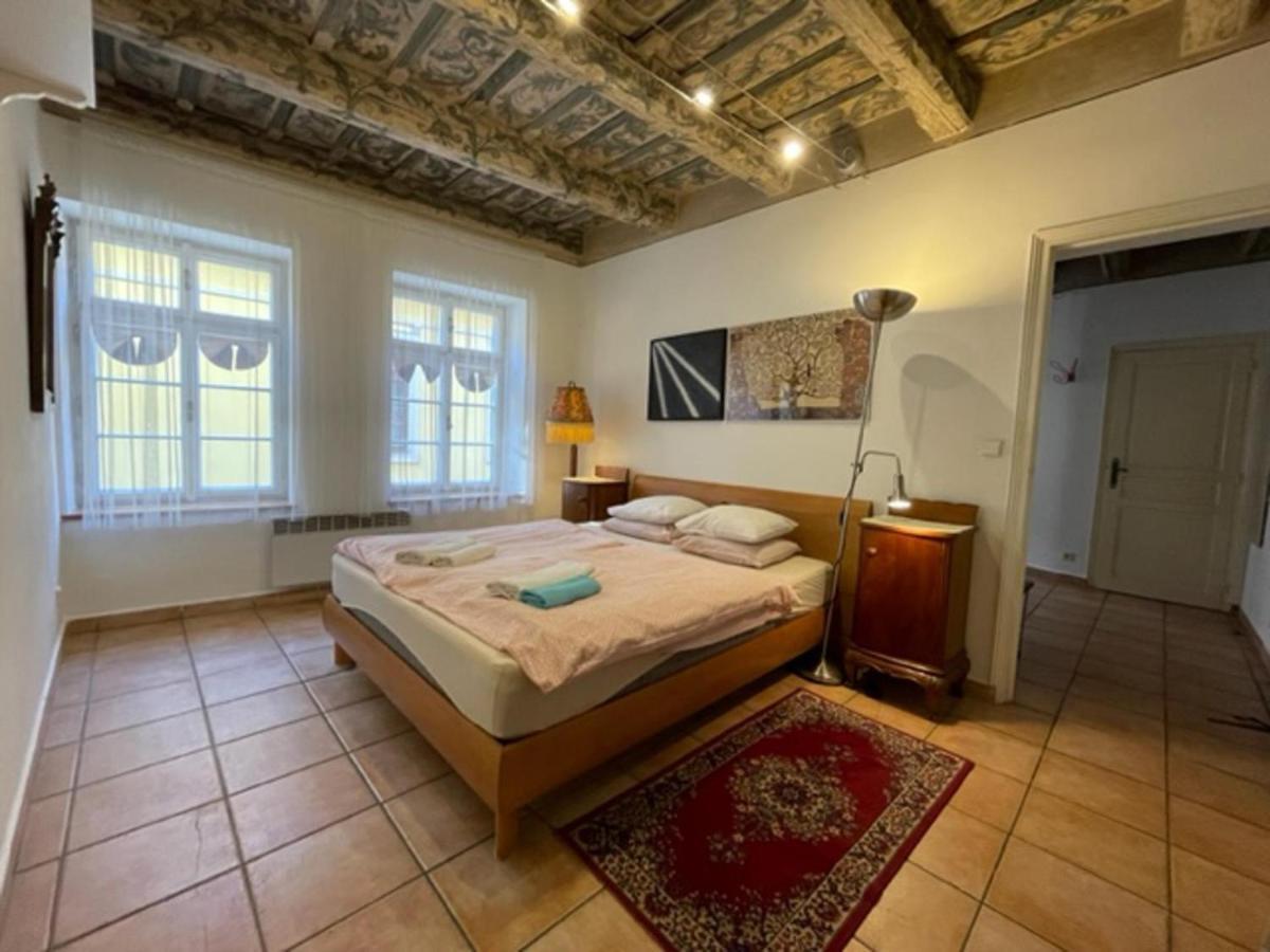 Historical Apartment With Balcony Prague Luaran gambar